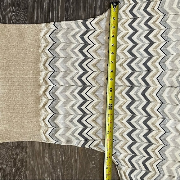 White House Black Market Chevron XS Blouse Top Metallic Chevron Pattern - Picture 5 of 16